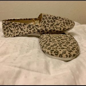 🌸 Torrid Slip-On Shoes!!